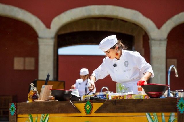 Marlena Cichocka z Chełmży awansowała do kolejnego odcinka Masterchefa, który ponownie nagrywano w Meksyku. Co się w nim wydarzy? Uchylamy rąbka tajemnicy! 

Czytaj także: Mariola Cichocka z Masterchefa prywatnie. Obejrzyj zdjęcia pięknej chełmżynianki