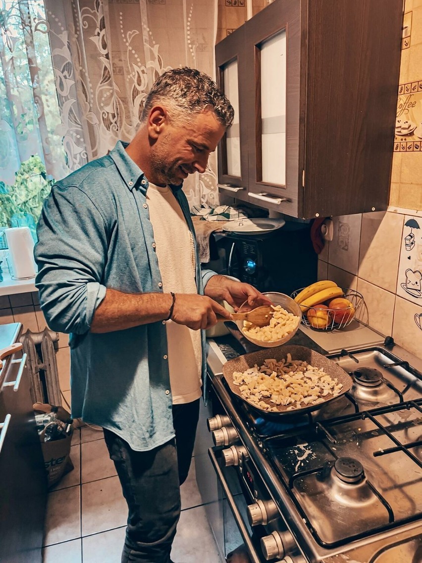 Kris Florek, polski biznesmen i gwiazda holenderskiej telewizji wystąpił w programie "Bogaty dom. Biedny dom" w Polsat Cafe.