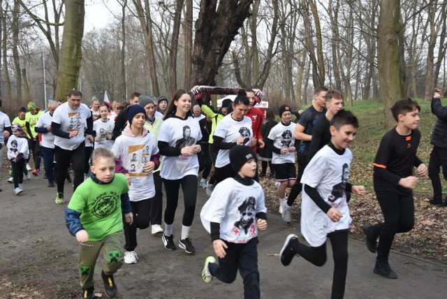 Sportowa impreza w parku linowym. Pobiegło w sumie 100 osób