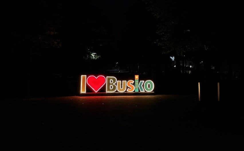 Nowa iluminacja w Busku.