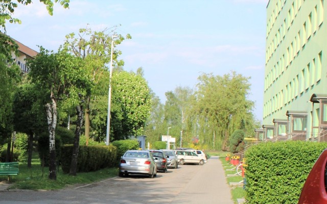 Na jednym z osiedlowych parkingów w Jawiszowicach doszło do potrącenia 2-letniej dziewczynki przez samochód prowadzony przez 30-letnią kobietę
