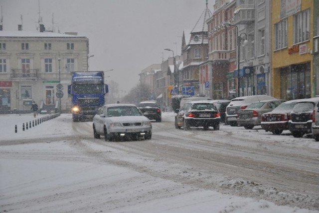 Śnieg zalega na drogach