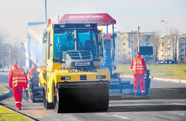 W poniedziałek na ul. Przybyszewskiego ruszyła modernizacja nawierzchni.