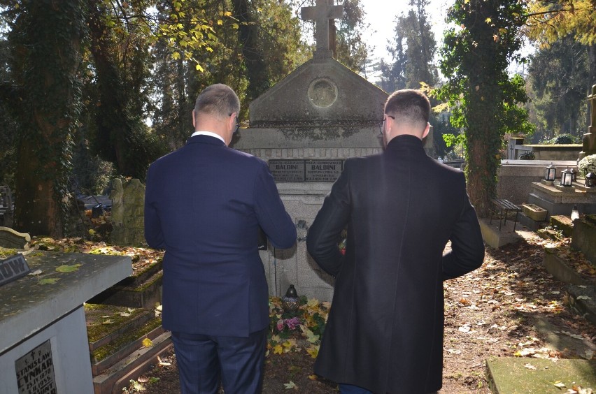 Prezydent Przemyśla Wojciech Bakun odwiedził groby byłych...