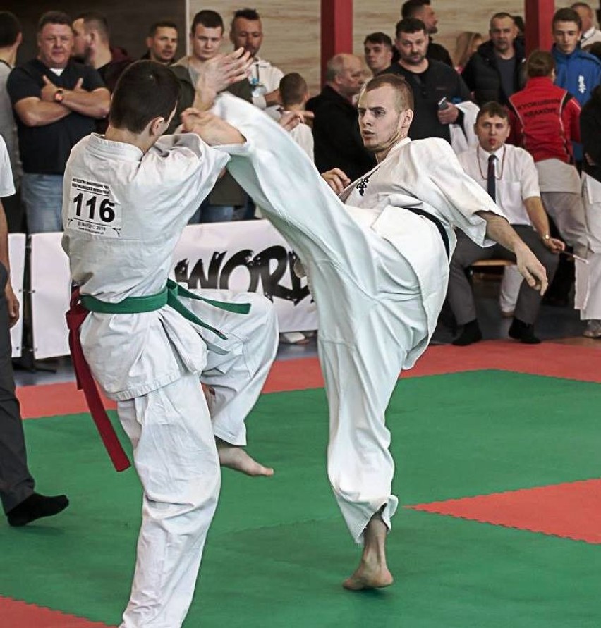 Kraków. Kolejne sukcesy karateków. Były złote medale
