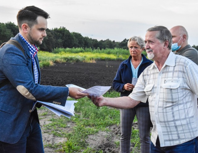 Ignacy Heckert przekazał Marianowi Płacheckiemu skargę na niewykonanie decyzji burmistrza z 2016 roku