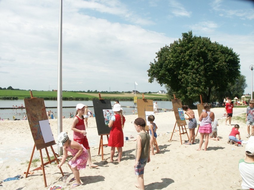 Śrem: Śremski Ośrodek Kultury zorganizował zajęcia na miejskiej plaży (ZDJĘCIA)