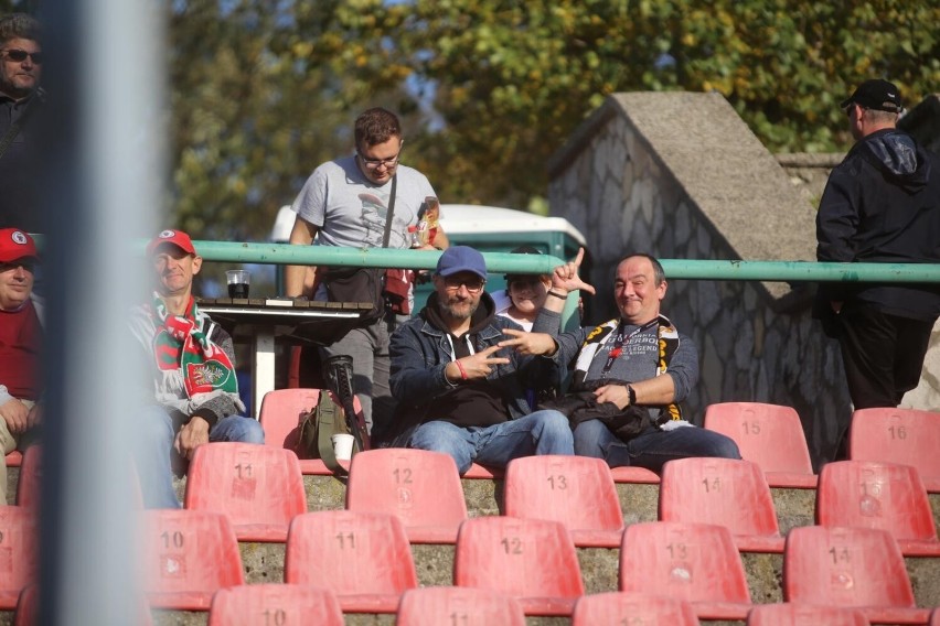 Zobacz kolejne zdjęcia. Przesuwaj zdjęcia w prawo - naciśnij...