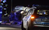 Śmiertelny wypadek w Sulnowie pod Świeciem. Nie żyje 22-latek. Kierowca uciekł z miejsca zdarzenia [wideo, zdjęcia]