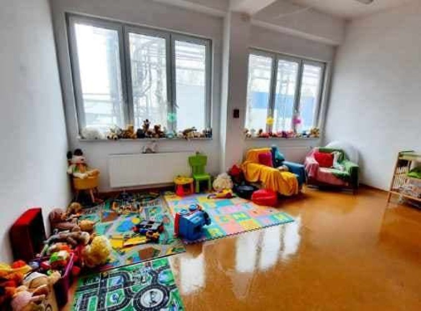 W budynku dla uchodźców w Częstochowie powstało świetlica dla najmłodszych. To dzieło wolontariuszek i mieszkanek