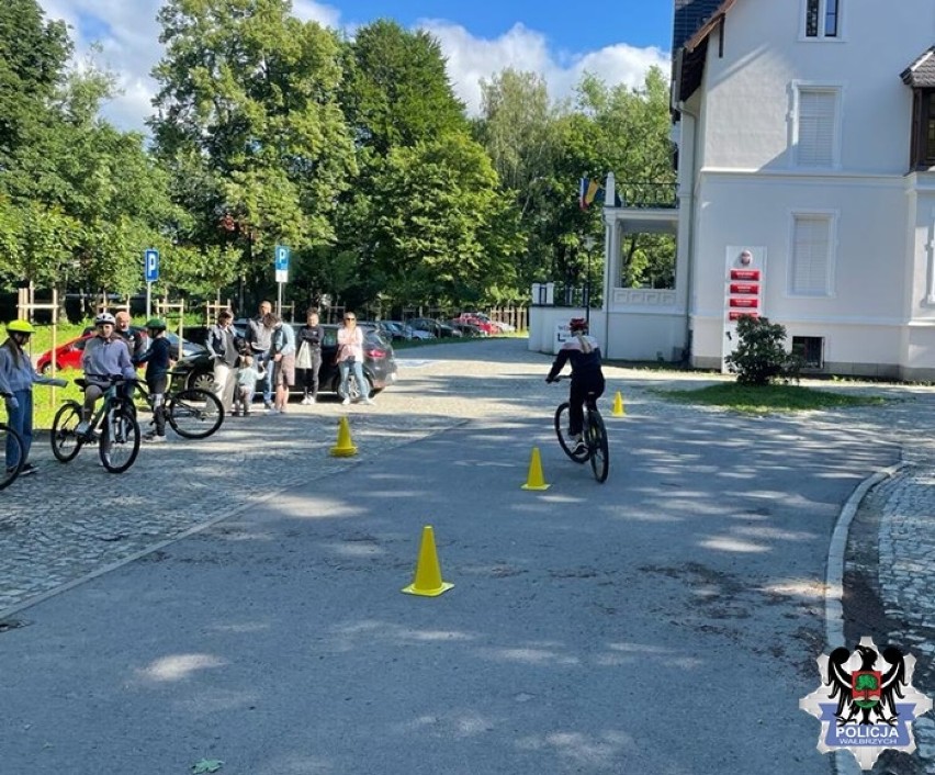 Policjanci sprawdzili umiejętności młodych rowerzystów z Głuszycy!