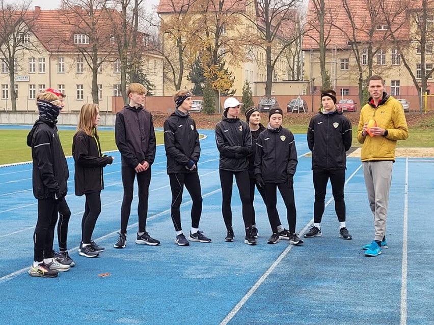 Pleszewscy lekkoatleci trenowali pod okiem olimpijczyka Łukasza Nowaka