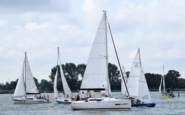 Najbliższy weekend 16-18 sierpnia upłynie pod znakiem regat żeglarskich na jez. Mielno w Łącku pod Pakością