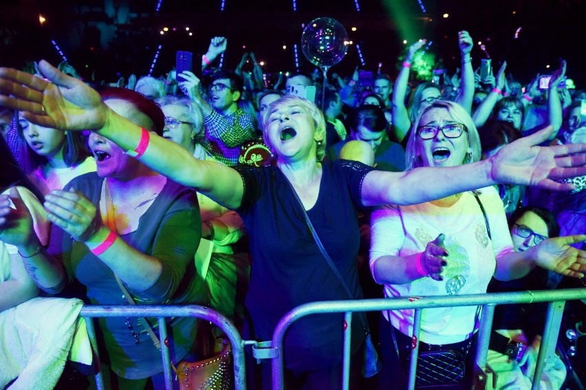 Gwiazda muzyki disco polo oczarowała swoich fanów w hali...