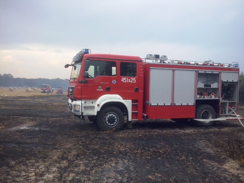 Straż Pożarna w Jarocinie: Strażacy gasili pożar zboża w...