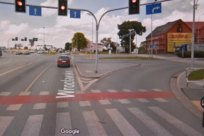 Skrzyżowanie ulic: Wrocławskiej, Uczniowskiej i de Gaulle'a. Prawdopodobnie jeśli nawali tam sygnalizacja świetlna robi się wielkie zamieszanie