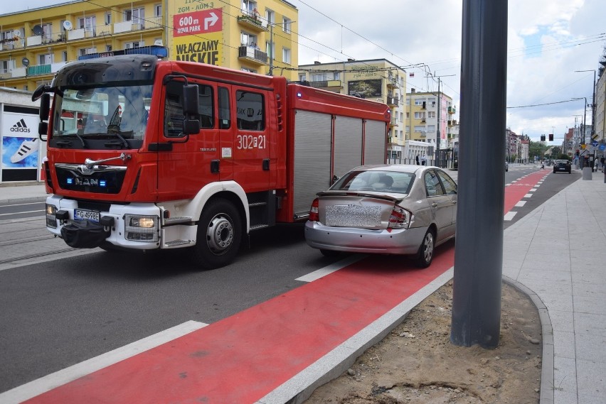 Do zderzenia doszło na skrzyżowaniu Sikorskiego z Pocztową.