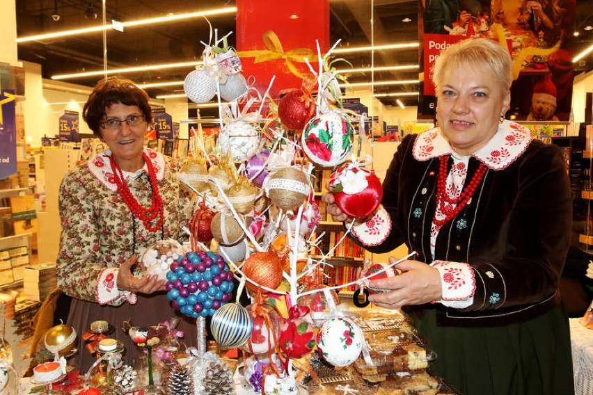 Nowy Sącz/Powiat Nowosądecki. Bożonarodzeniowe jarmarki to atrakcja regionu. Zobacz jak bawili się sądeczanie [ZDJECIA]
