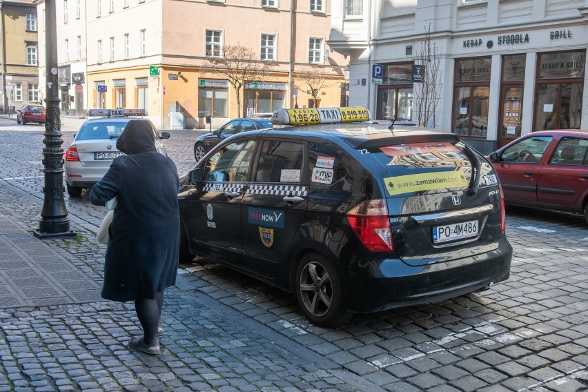 Wielu poznańskich taksówkarzy w obliczu pandemii...