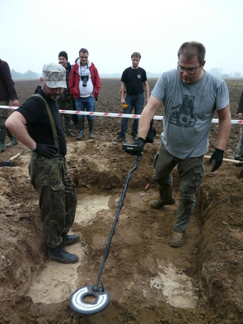 Ostatni sieradzki żołnierz Września. Po odnalezieniu zapomnianej mogiły ekshumowano jego szczątki