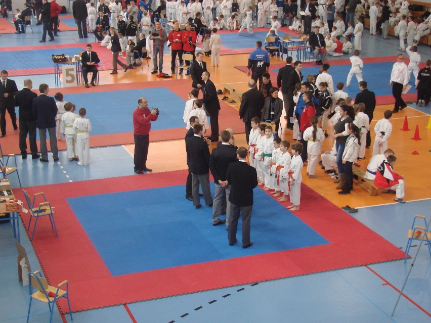 Karate: 500 młodych karateków walczyło w Murowanej Goślinie