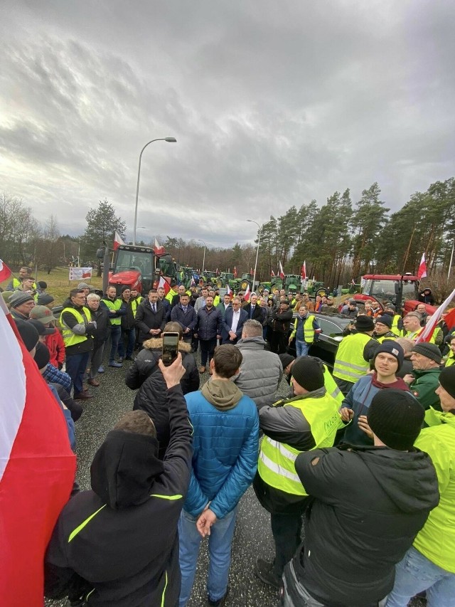 - Rolnicy protestują nie tylko dla siebie, ale również w imieniu wszystkich konsumentów. To walka o to, by polska żywność była nadal wysokiej jakości i dostępna za rozsądne pieniądze – mówi Marcin Oszańca