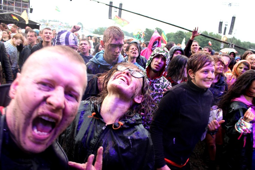 Woodstock 2016: zabawa w błocie pod sceną