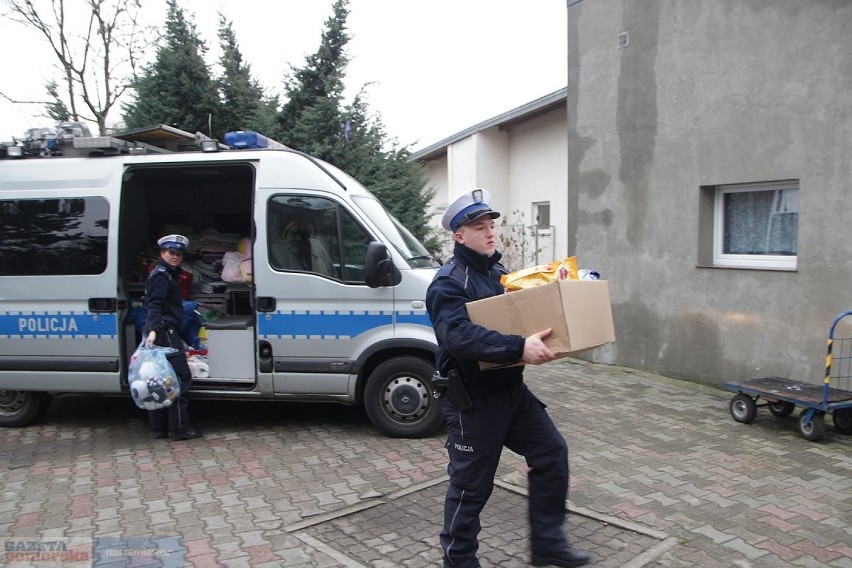 Policjantki pomagają zwierzakom 
Do włocławskiego schroniska...