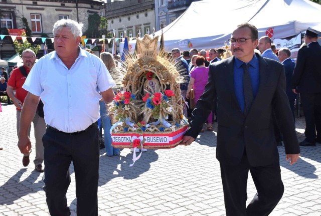 W Strzelnie odbyły się dożynki gminne i parafialne. Cieszyły się dużym zainteresowaniem mieszkańców. Przybyło też sporo osób spoza strzeleńskiej gminy