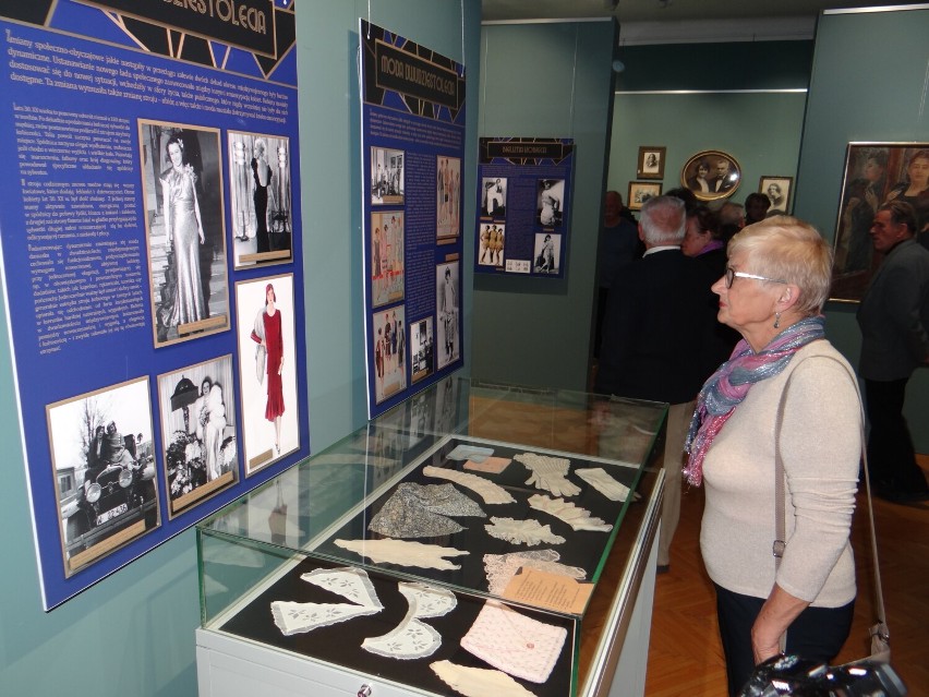 Wystawa „Damy i gorszycielki. Kobieta w dwudziestoleciu międzywojennym” w Muzeum Regionalnym w Radomsku. ZDJĘCIA