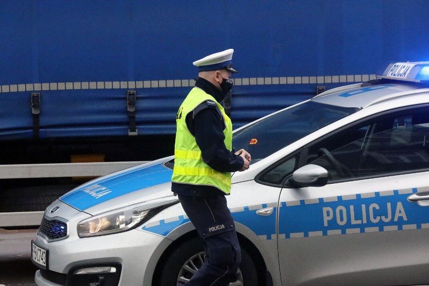 Spokojne święta na drogach w Legnicy i powiecie legnickim. Nie zabrakło jednak pijanych kierowców... Podsumowanie działań policji