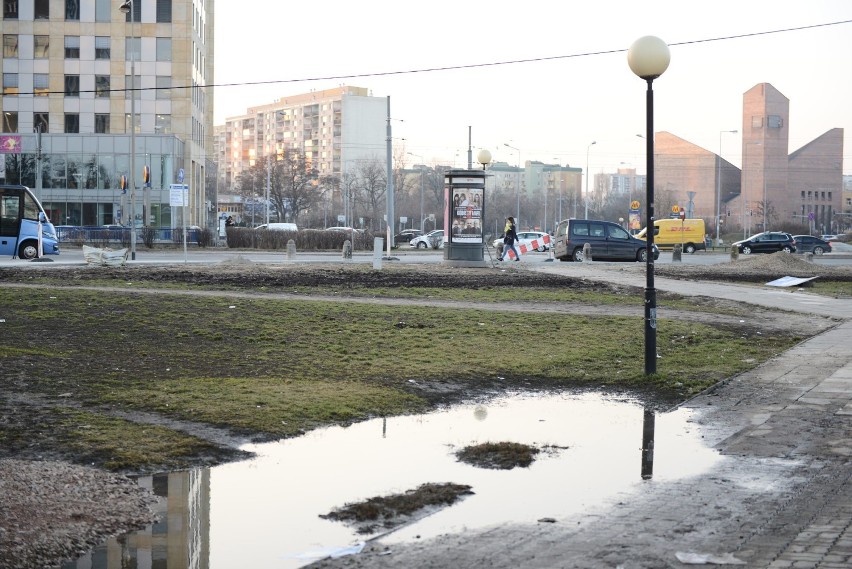 Co dalej z terenem wokół Metra Wilanowska? Wielki bałagan zamiast nowego dworca