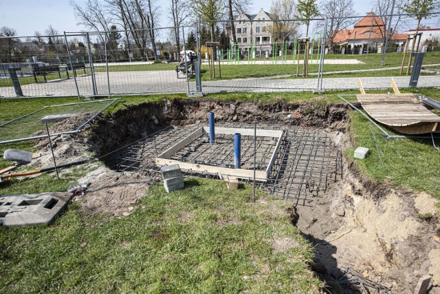 Koszt całkowity budowy fontanny w Rodzinnym Parku Rekreacji w Darłowie to ponad 444 tys. zł