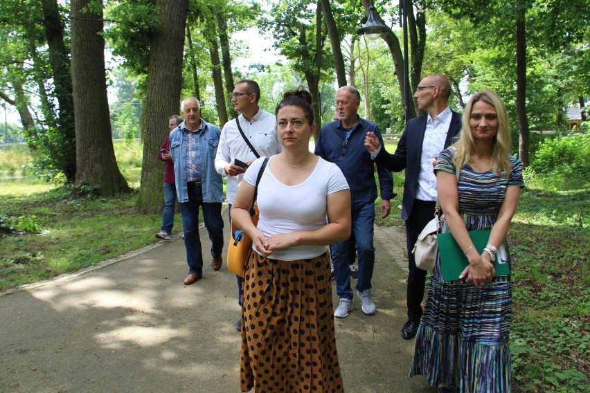 Park w Wojanowie oceniała komisja konkursowa. Zobaczcie zdjęcia z wizytacji!