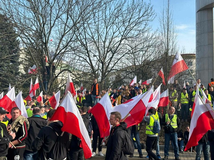 Protesty w Warszawie. Wśród nich również rolnicy z powiatu nowotomyskiego! 