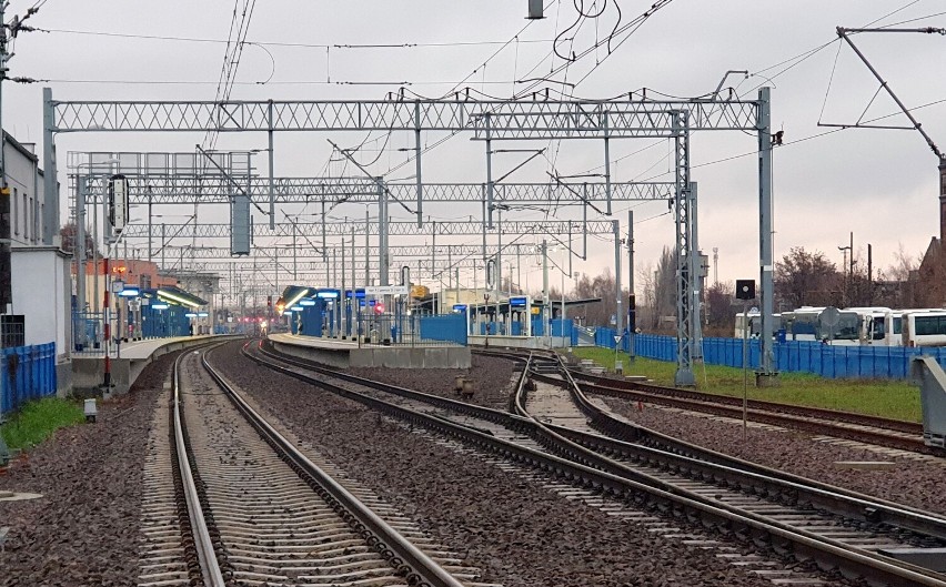 Bezpośrednie połączenie kolejowe Leszna z Warszawą zlikwidowano w 2014 roku