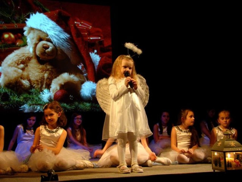 Estradowy koncert kolęd w Dębicy - fotorelacja