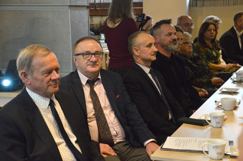 Samorządowcy z powiatu chojnickiego prezentowali kandydatów do rad powiatu i gminy [WIDEO]
