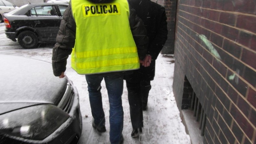 Policja w Bytomiu: Mieszkaniec Skoczowa wyłudził już 200...