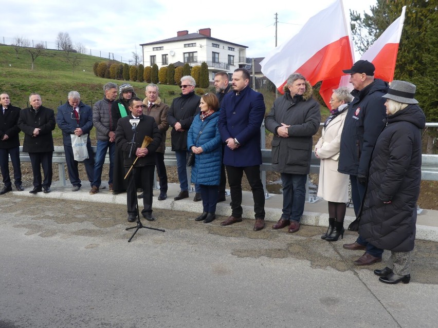 Most na potoku Czarnym połączył Glinik Polski z Nowym Glinikiem