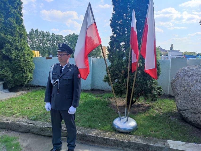 Dziś (27 sierpnia) o godzinie 14 na Cmentarzu Parafialnym przy Obelisku Lotników Ziemi Łęczyckiej odbyła się uroczystość upamiętniająca Lotników Ziemi Łęczyckiej