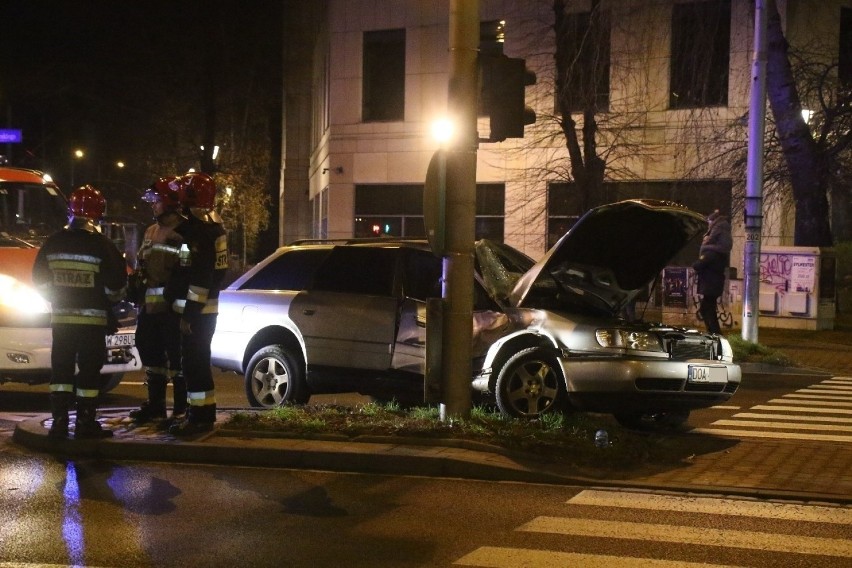 Wrocław. Bardzo groźny wypadek tramwaju. Trzy osoby ranne (ZDJĘCIA)