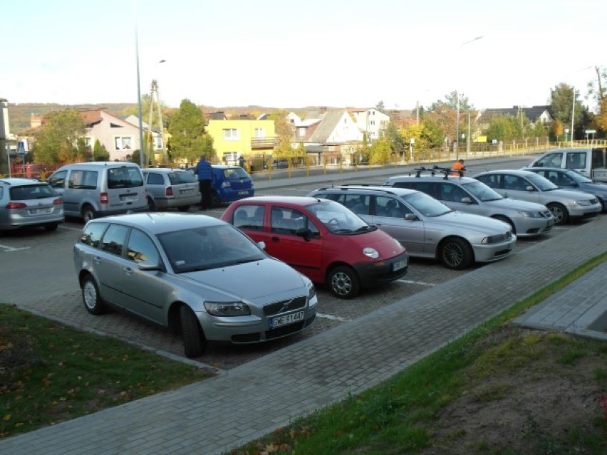Nowy parking przy cmentarzu w Wejherowie
