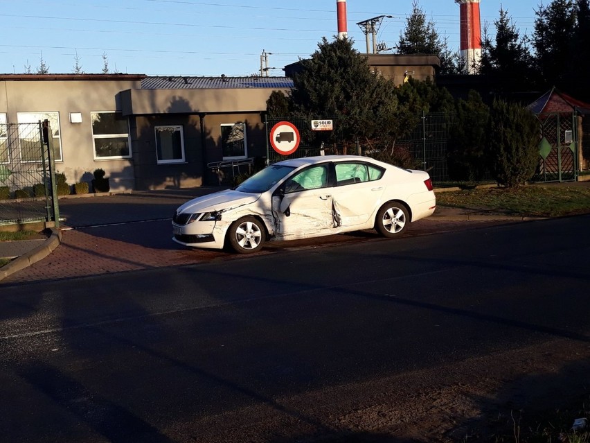 Wypadek w Stargardzie. Auta zderzyły się na skrzyżowaniu [ZDJĘCIA, WIDEO]