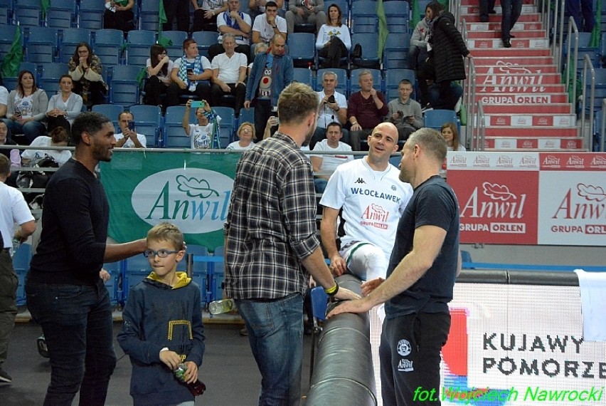 Anwil Włocławek nieznacznie przegrał z AEK Ateny 77:79 w 7. kolejce Ligi Mistrzów [zdjęcia]