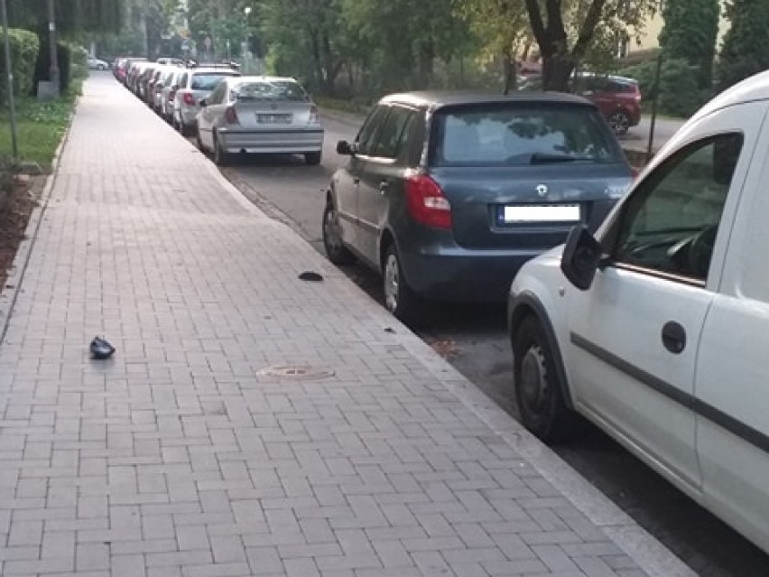 Kraków. Demolka aut na ulicy Staffa? Sprawę bada policja [ZDJĘCIA]