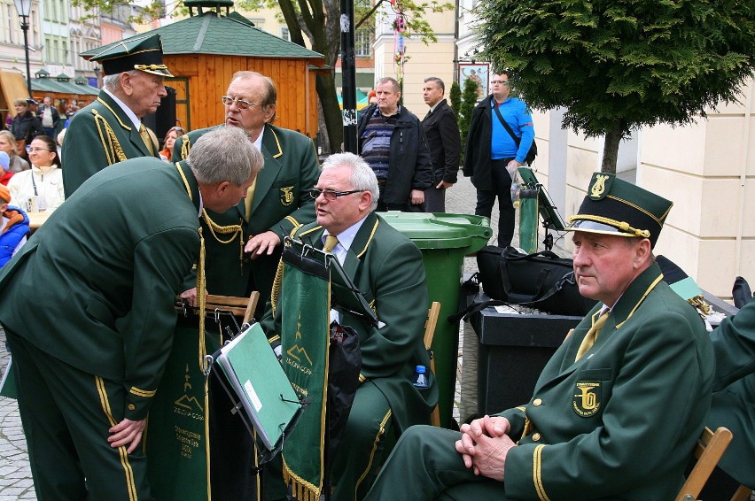 Muzycy orkiestry dętej Zastal mniej oficjalnie