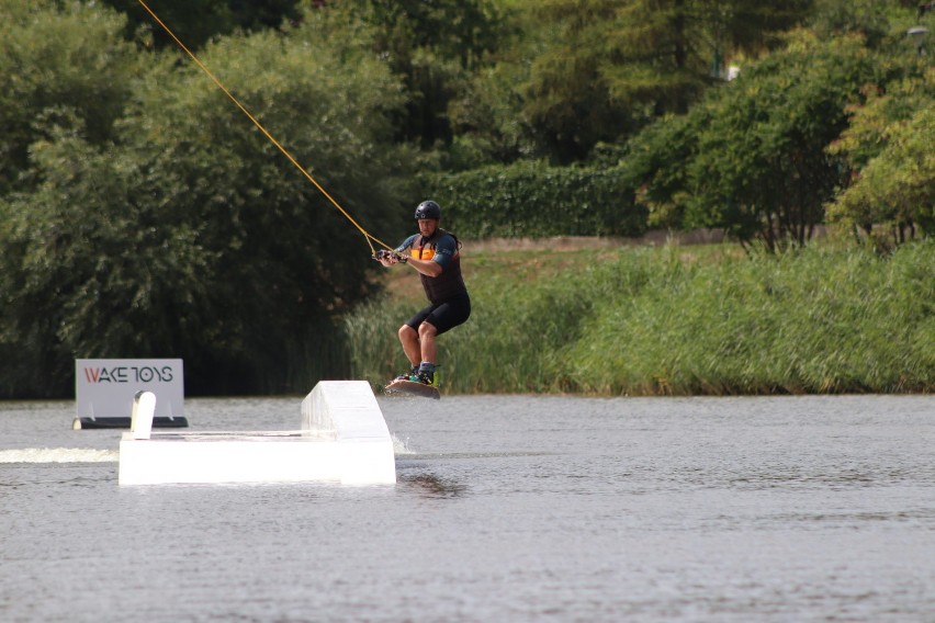 Wake Park Gniezno poleca się na sierpień.