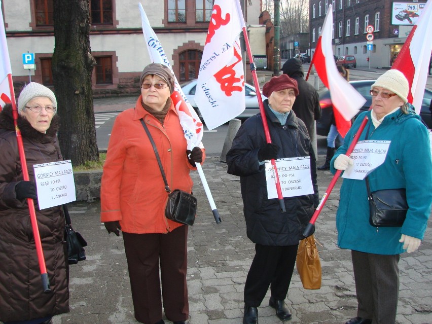 Strajk na Śląsku [2015]: W Mysłowicach protestowali górnicy. Blokowali ulice. Dziś powtórka ZDJECIA