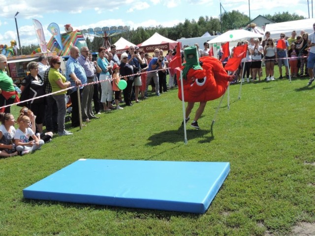 Jedną z konkurencji dla publiczności był wyścig w stroju pomidora